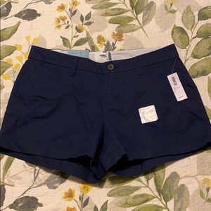 Old navy women’s shorts size 2 NWT!